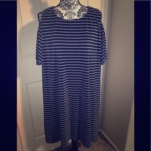 London Times Cold shoulder short sleeve dress